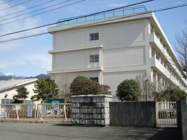 その他「富士市立吉原北中学校まで3000m」