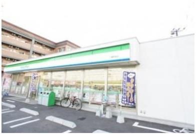 ファミリーマート八幡前田店(270m)