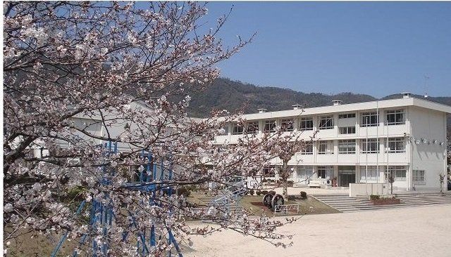中町小学校まで300m