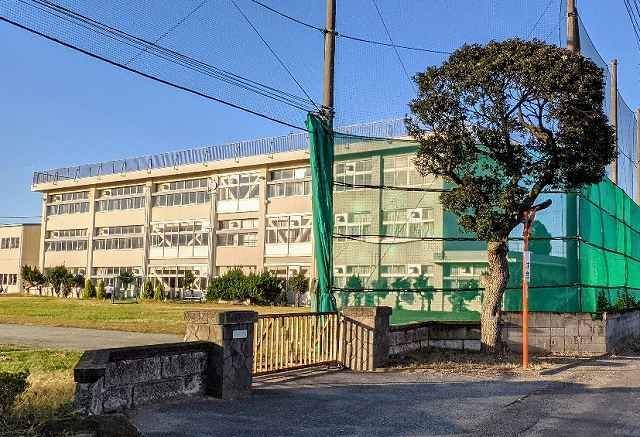 木更津市立金田中学校まで650m