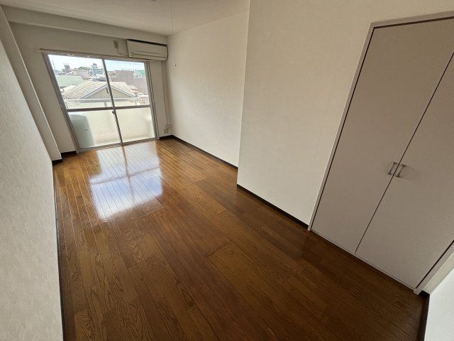 ベッドルーム