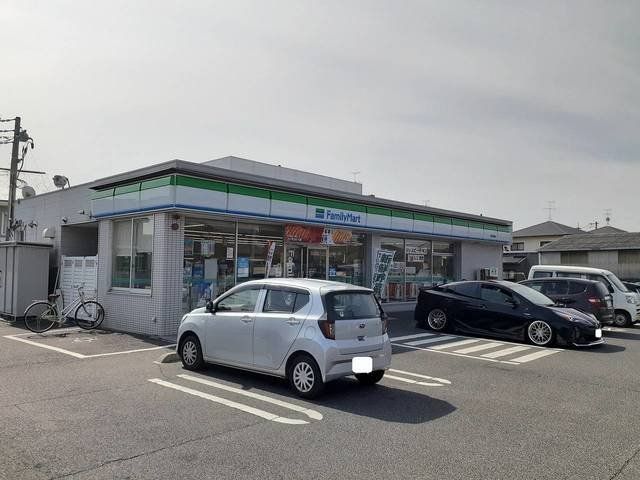 ファミリーマート箕島店まで330m