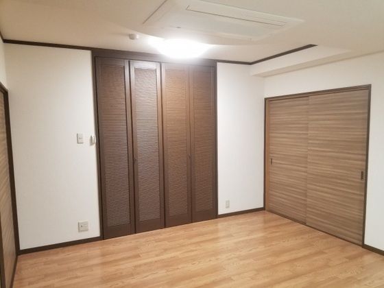 ベッドルーム