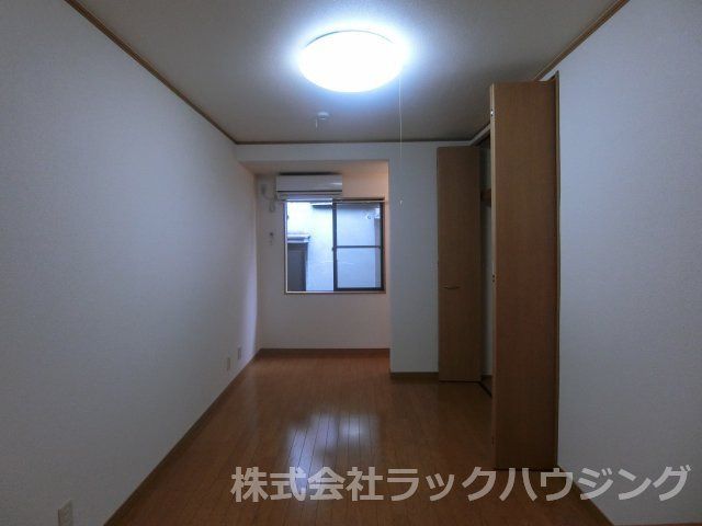 ベッドルーム