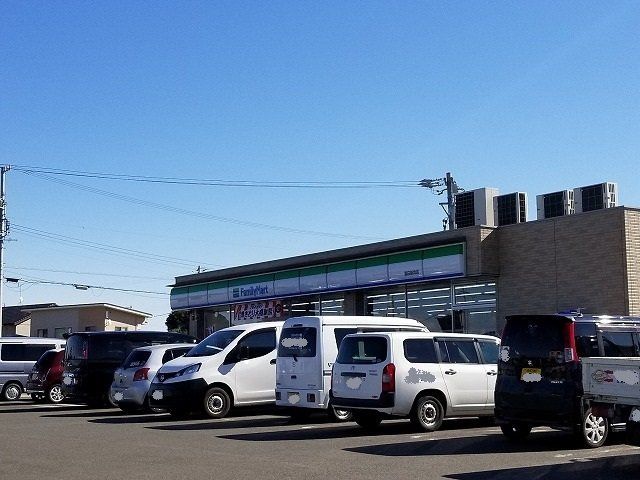 ファミリーマート磐田新貝店まで780m