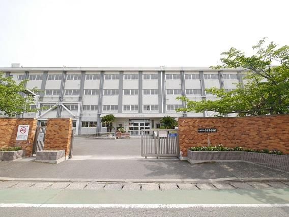 曽根東小学校(1700m)