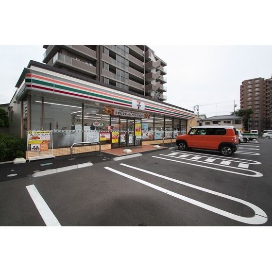 コンビニ「セブンイレブン厚木栄町1丁目店まで120m」