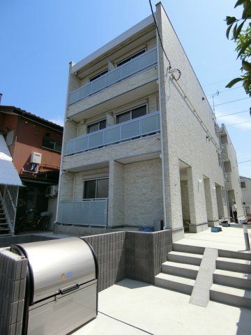 リブリ・ヌクイの外観画像