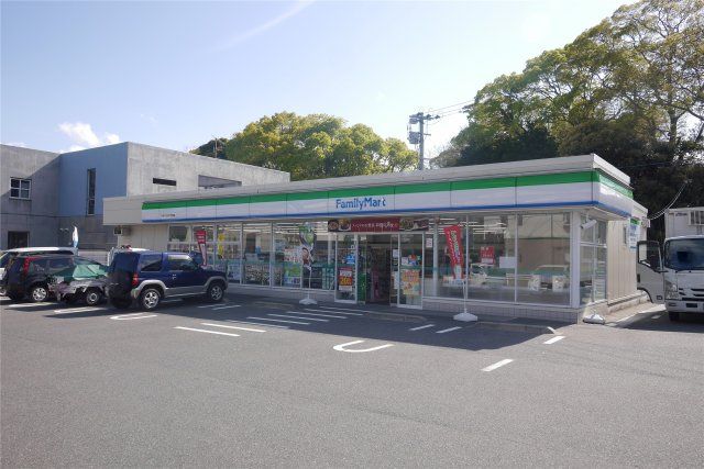 ファミリーマート小倉中吉田六丁目店(780m)