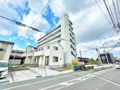 チェリーニ中間の外観画像