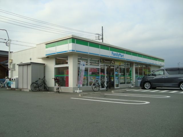 その他「ファミリーマート岩本店(コンビニ)まで860m」