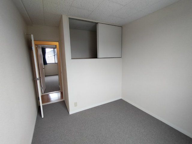 ベッドルーム