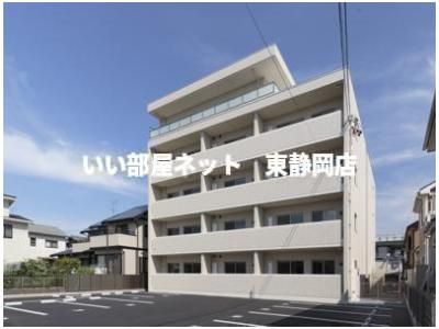 コリーヌ デュ リオンの外観画像