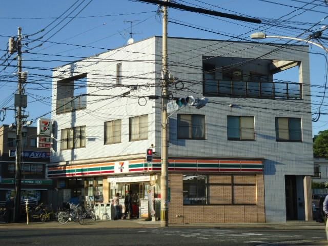 セブンイレブン(461m)