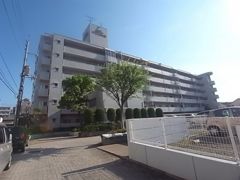 サーパス楽々園の外観画像