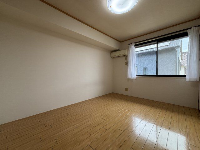 ベッドルーム