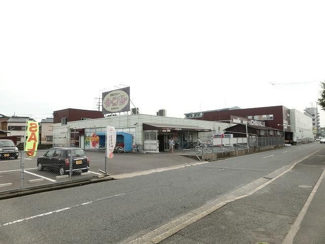 カーニバル本城店 (42m)