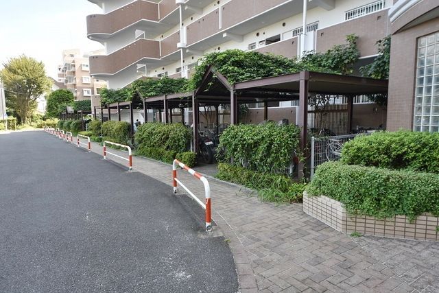 近くに施設あり