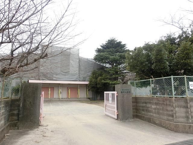 香月小学校(452m)