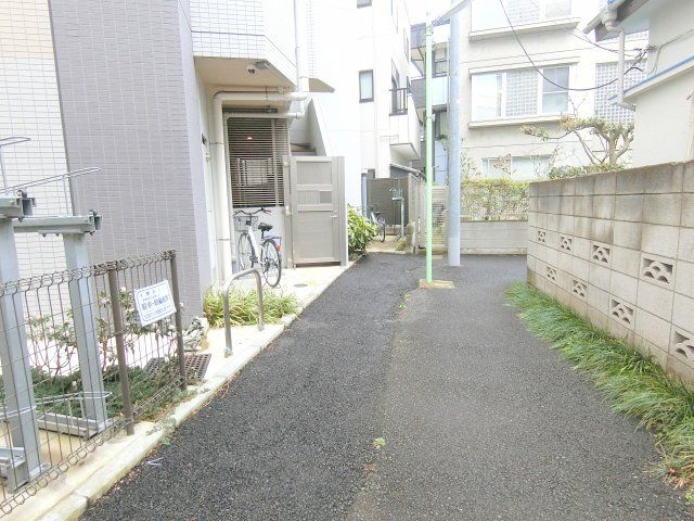 近くに施設あり