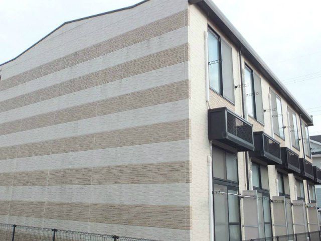 レオパレス三田ウチダ4号館の外観画像