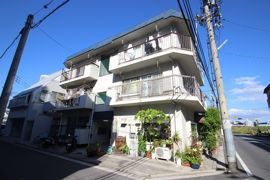 レーベンカワムラの外観画像