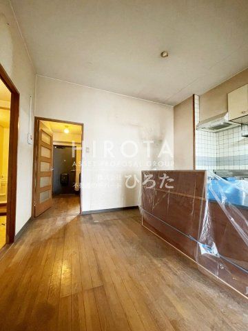株式会社ドラッグイレブンＪＲ八幡駅店(930m)