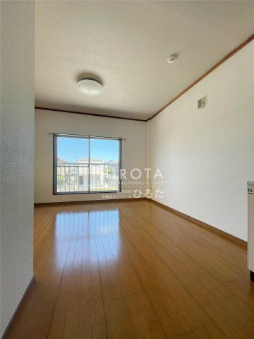 ハローデイ九州共立大前店 (276m)