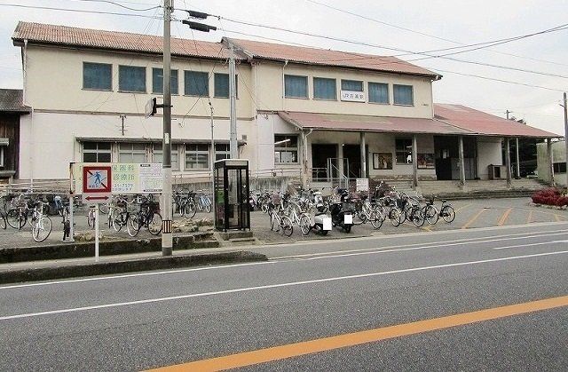 JR吉浦駅まで550m