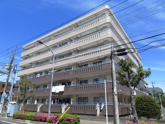 秋山マンションの外観画像