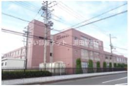 綾羽高等学校(高校・高専)まで300m