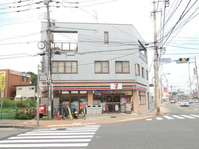 セブンイレブン(325m)