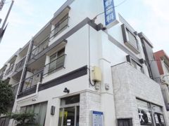 三栄ビルの外観画像