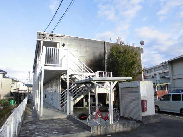レオパレスにしあちの外観画像
