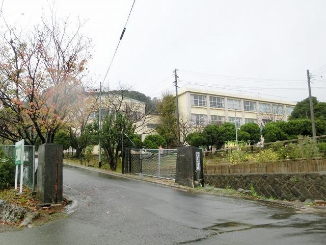 水巻町立杁小学校(100m)