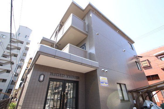 Rigid Threeの外観画像