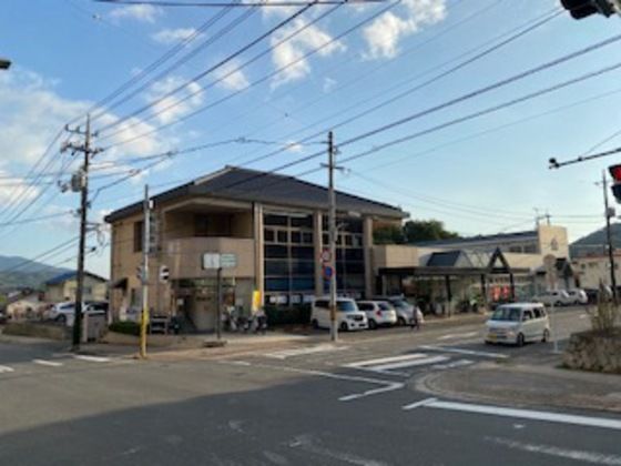 近くに施設あり