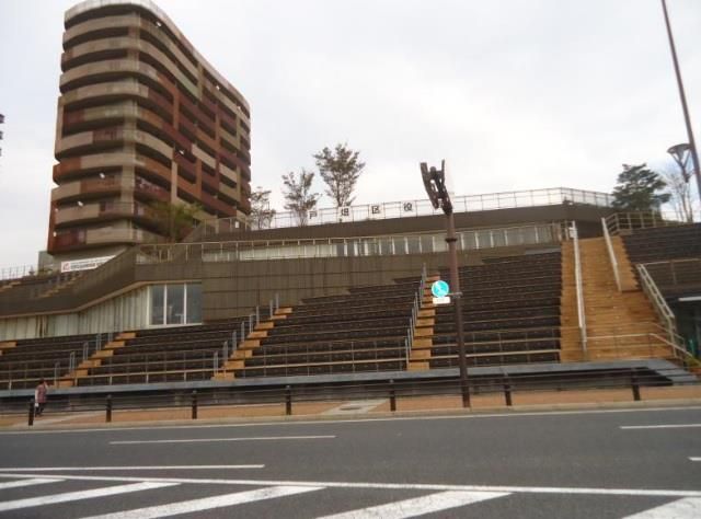 北九州市 戸畑区役所(160m)