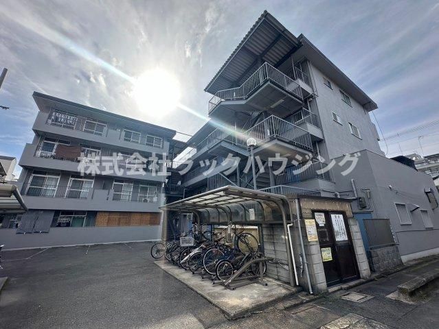 松吉マンションの外観画像