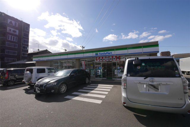 ファミリーマート小倉明和町店(600m)