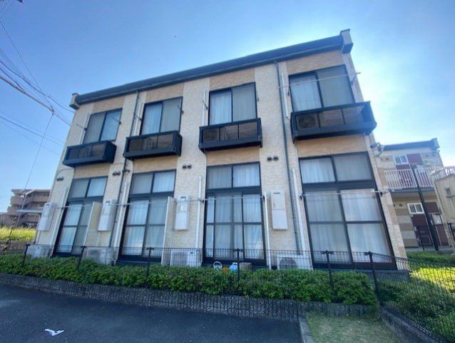 レオパレスピュアホワイトの外観画像