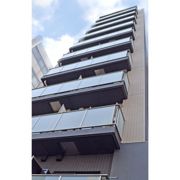 メイクスデザイン東新宿の外観画像