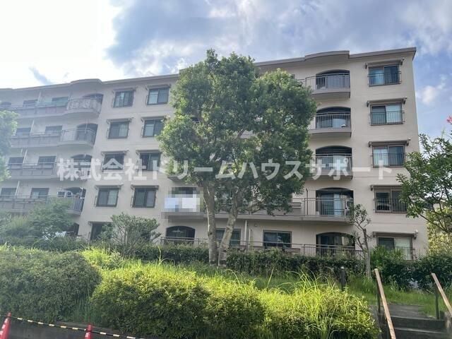 西武郊外マンション湘南鷹取台 I号棟の外観画像