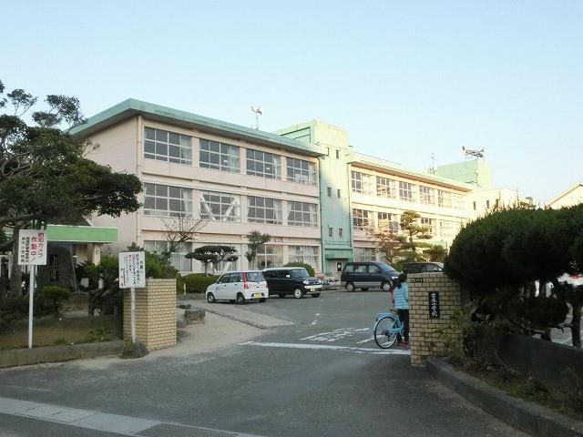 岡垣町立吉木小学校(2080m)