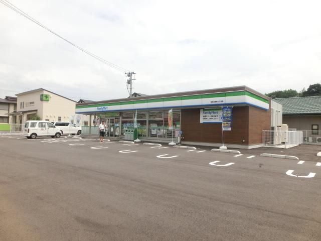 ファミリーマート(400m)