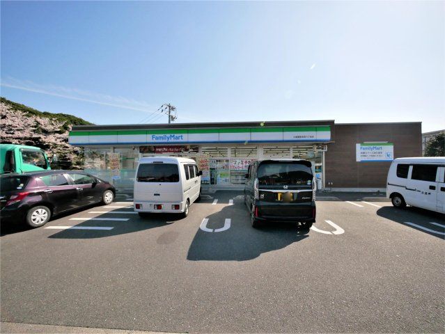 ファミリーマート小倉葛原本町六丁目店(540m)