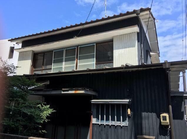 堀ノ内駅前貸家の外観画像