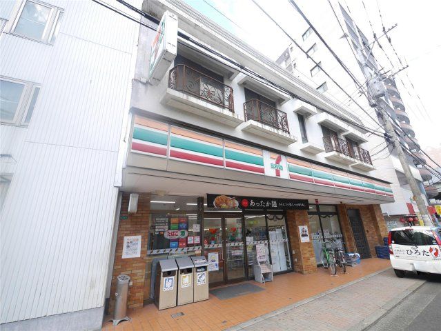 セブンイレブン北九大前店(190m)