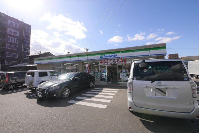 ファミリーマート小倉明和町店(370m)