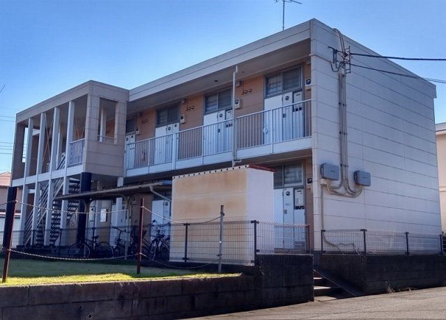 レオパレススプリングAの外観画像